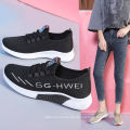 2021 Neue Mode hochwertige Modekomfort Schnüre-up Frauen Sneaker atmungsaktive Sportschuhe weibliche Schuhe Running Hoes Sports Sport